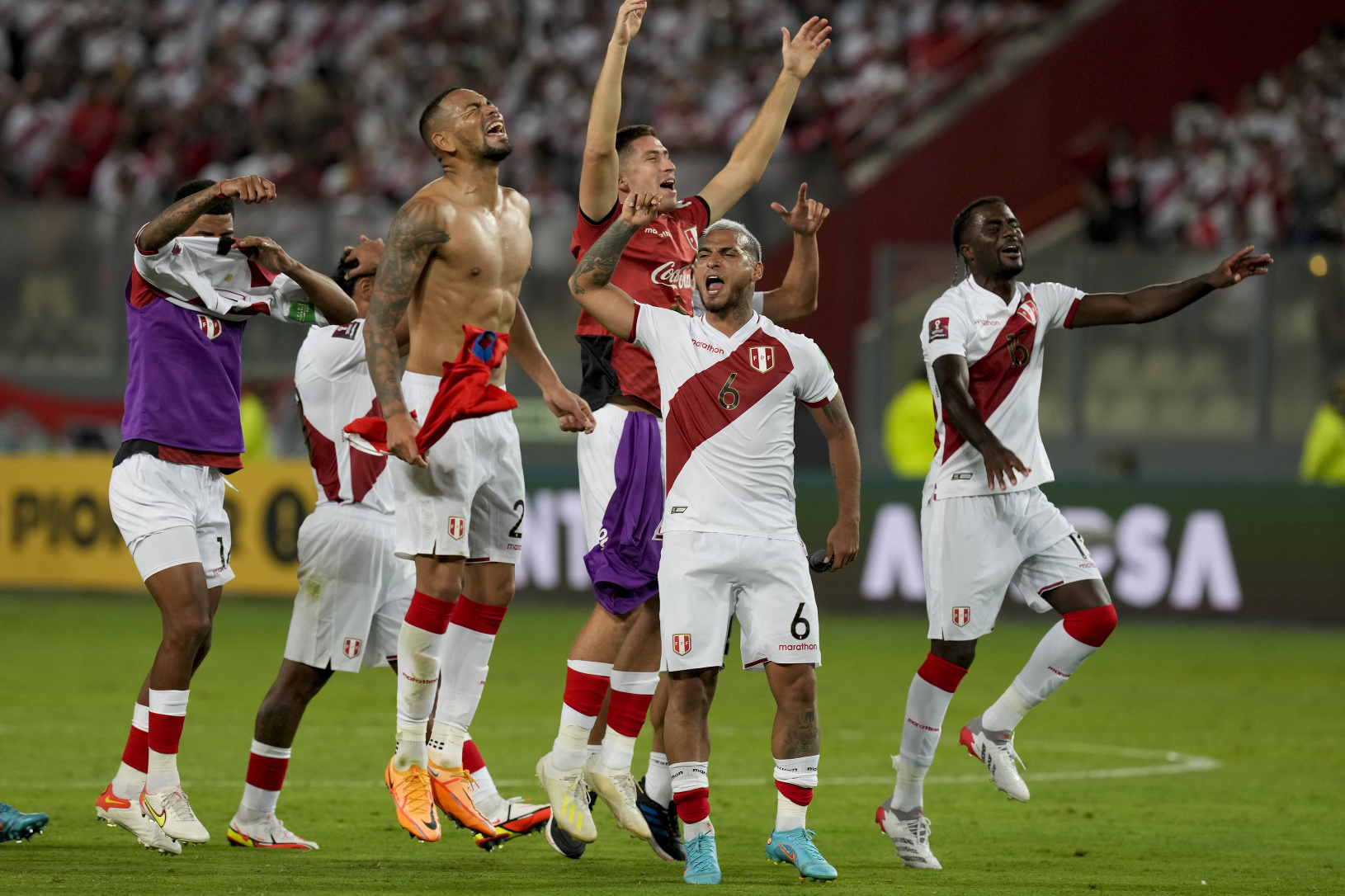 Futbalisti Peru oslavujú postup