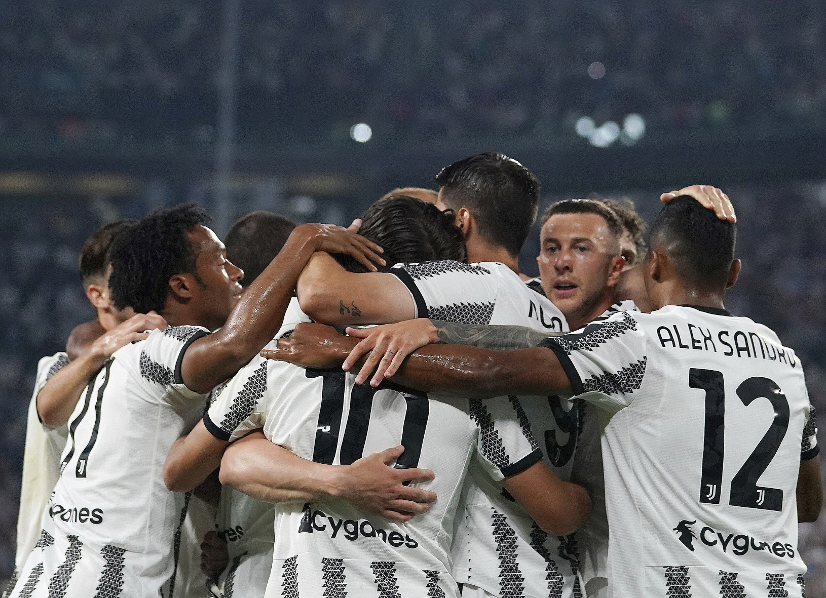 Hráči Juventusu Turín oslavujú