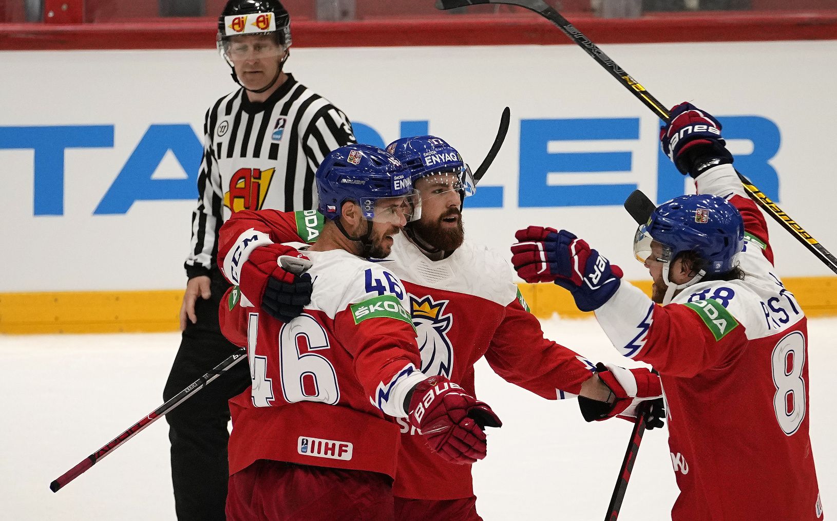 Českí hokejisti sa radujú