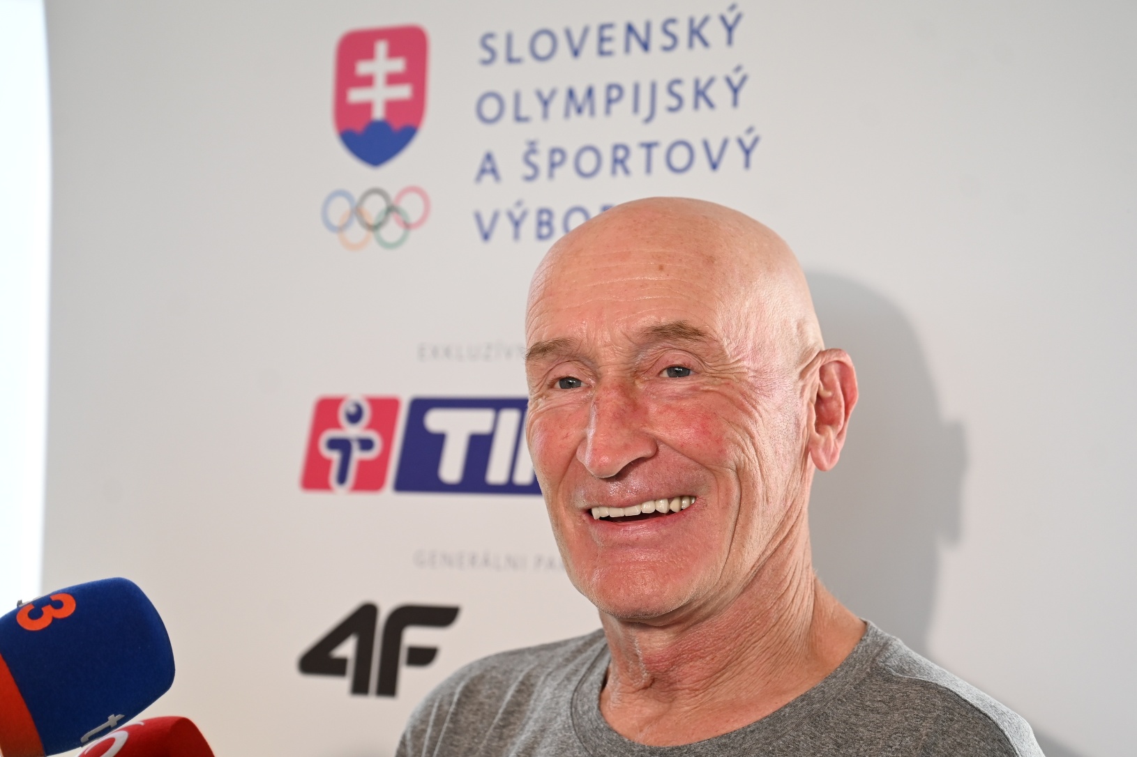 Na snímke tréner slovenskej