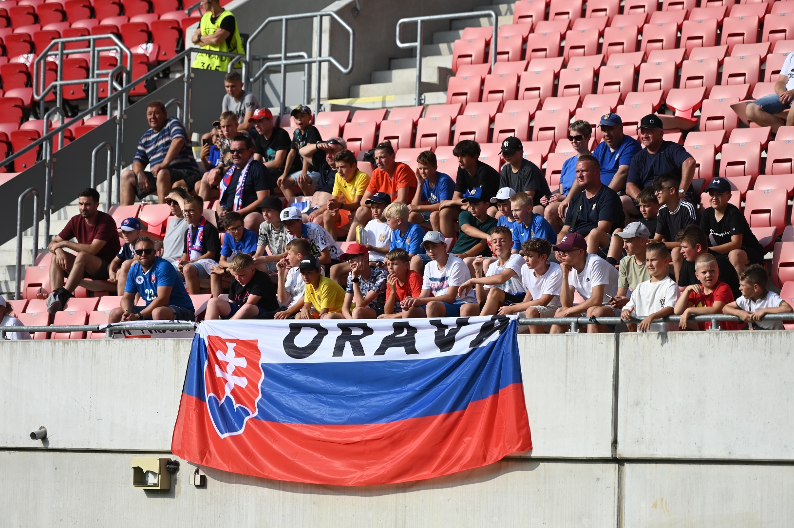 Fanúšikovia Slovenska povzbudzujú počas