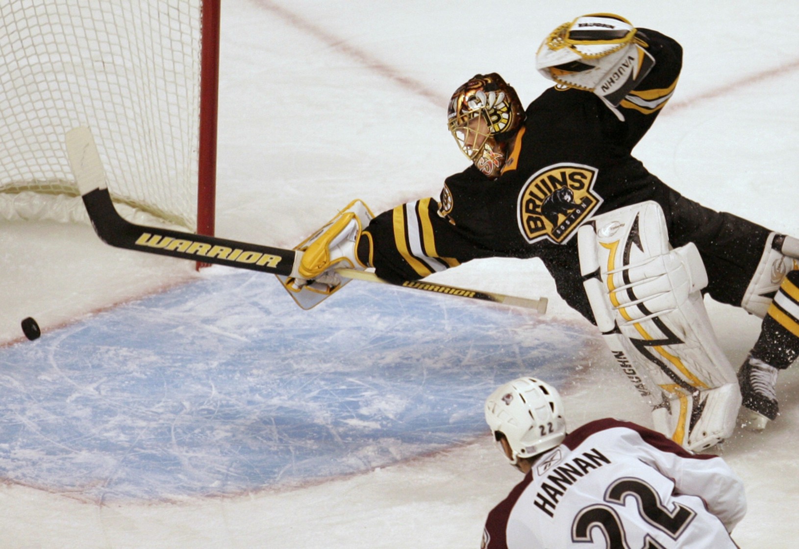 Brankár Bostonu Tuukka Ras