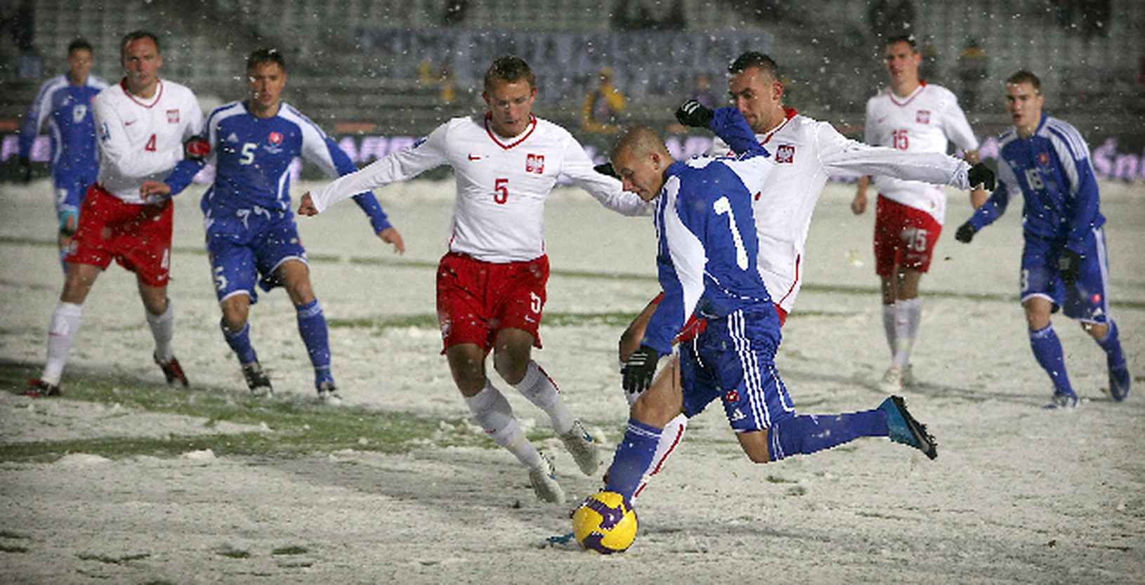 Vladimír Weiss ml.(piaty zľava)