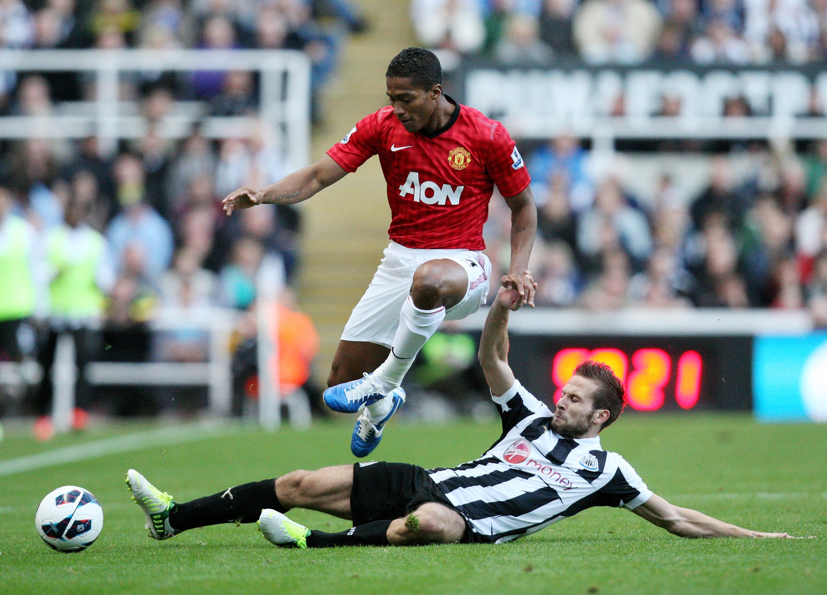 Antonio Valencia a Yohan