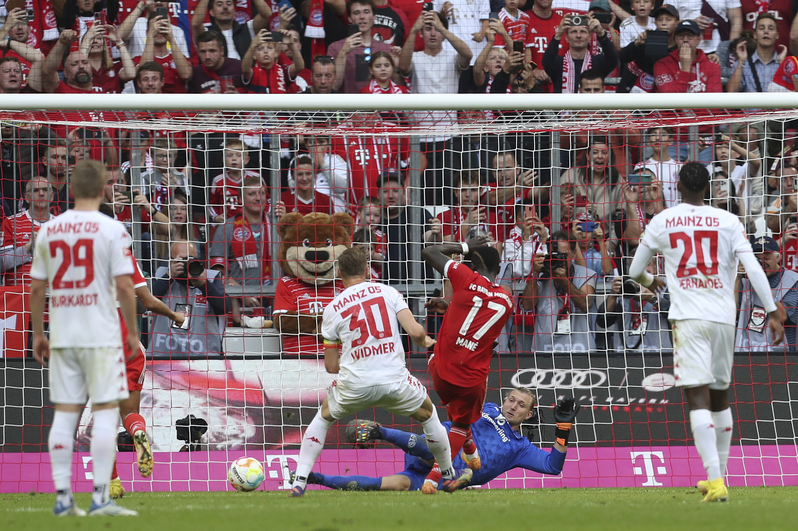 Sadio Mané dáva gól
