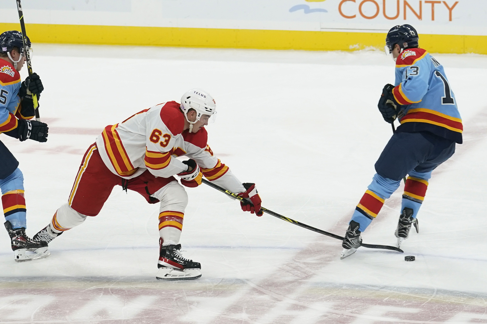 Útočník Calgary Flames Adam