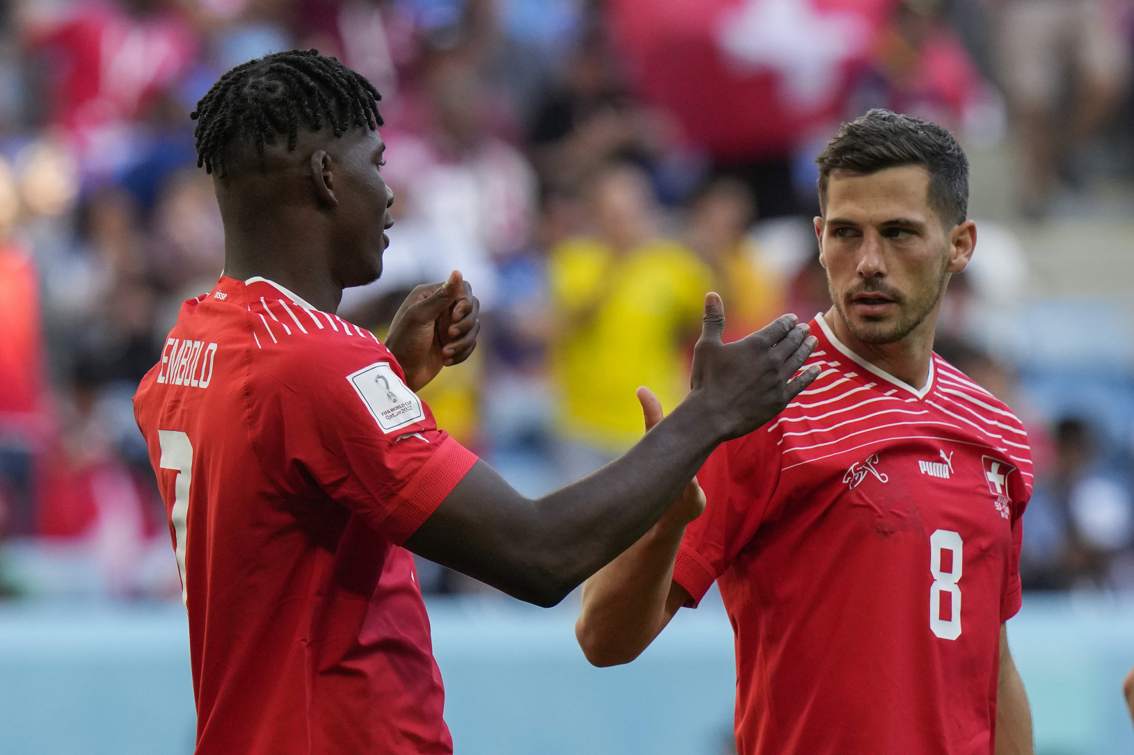 Futbalisti Švajčiarska oslavujú gól