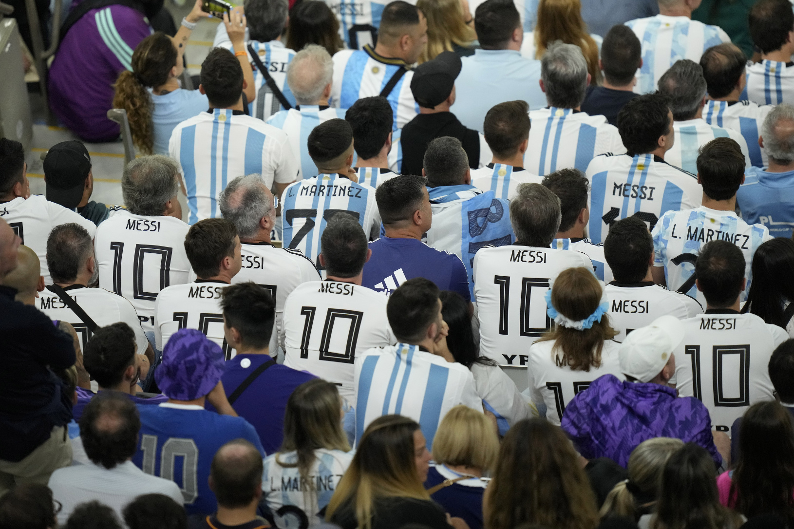 Argentínski fanúšikovia v dresoch