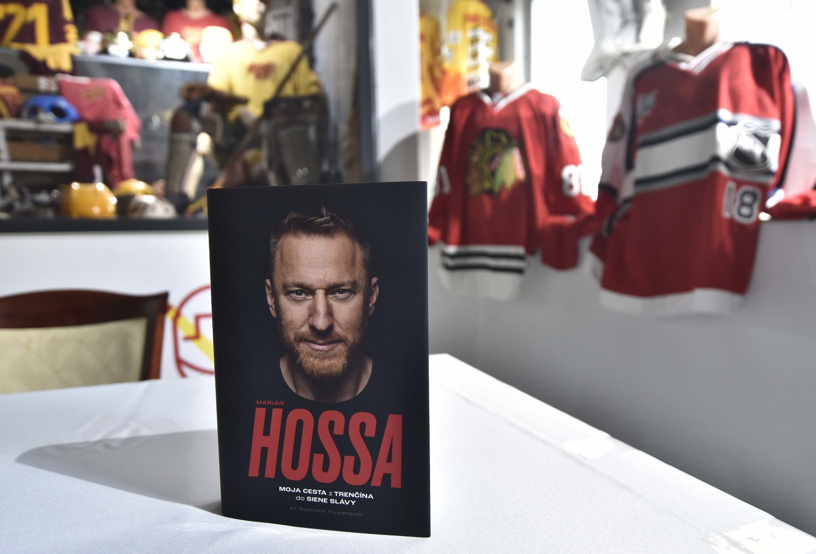 Kniha bývalého slovenského hokejového