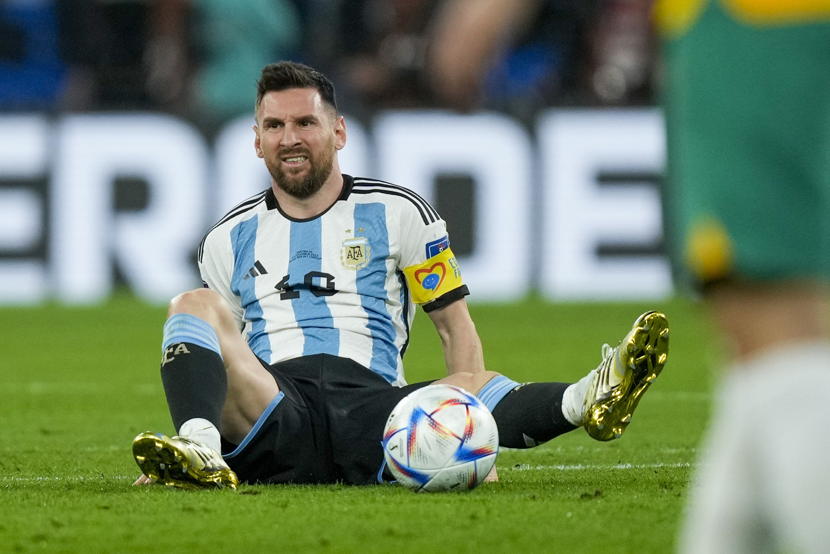 Lionel Messi na trávniku
