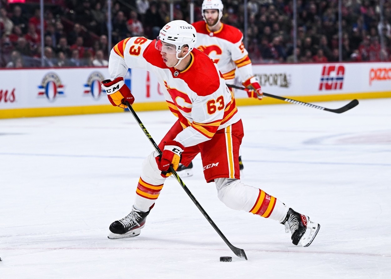 Útočník Calgary Adam Ružička