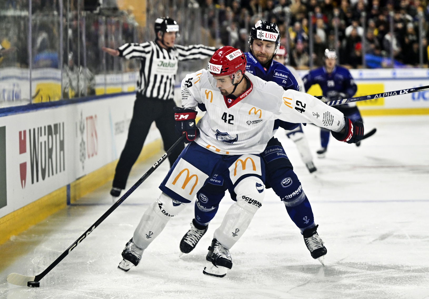 Hokejista švajčiarskeho HC Ambri-Piotta