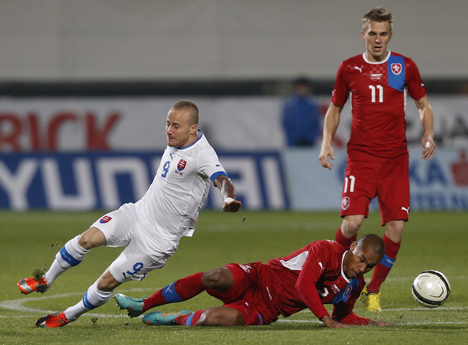 Miroslav Stoch v súboji