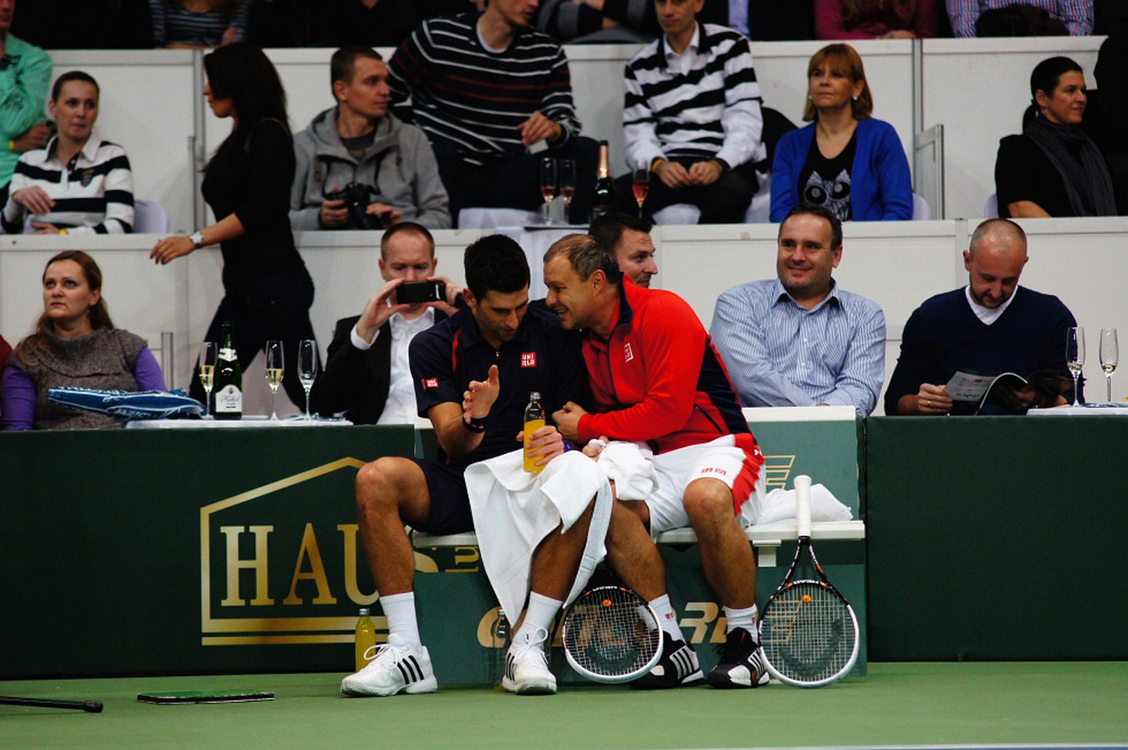 Novak Djokovič dostáva rady