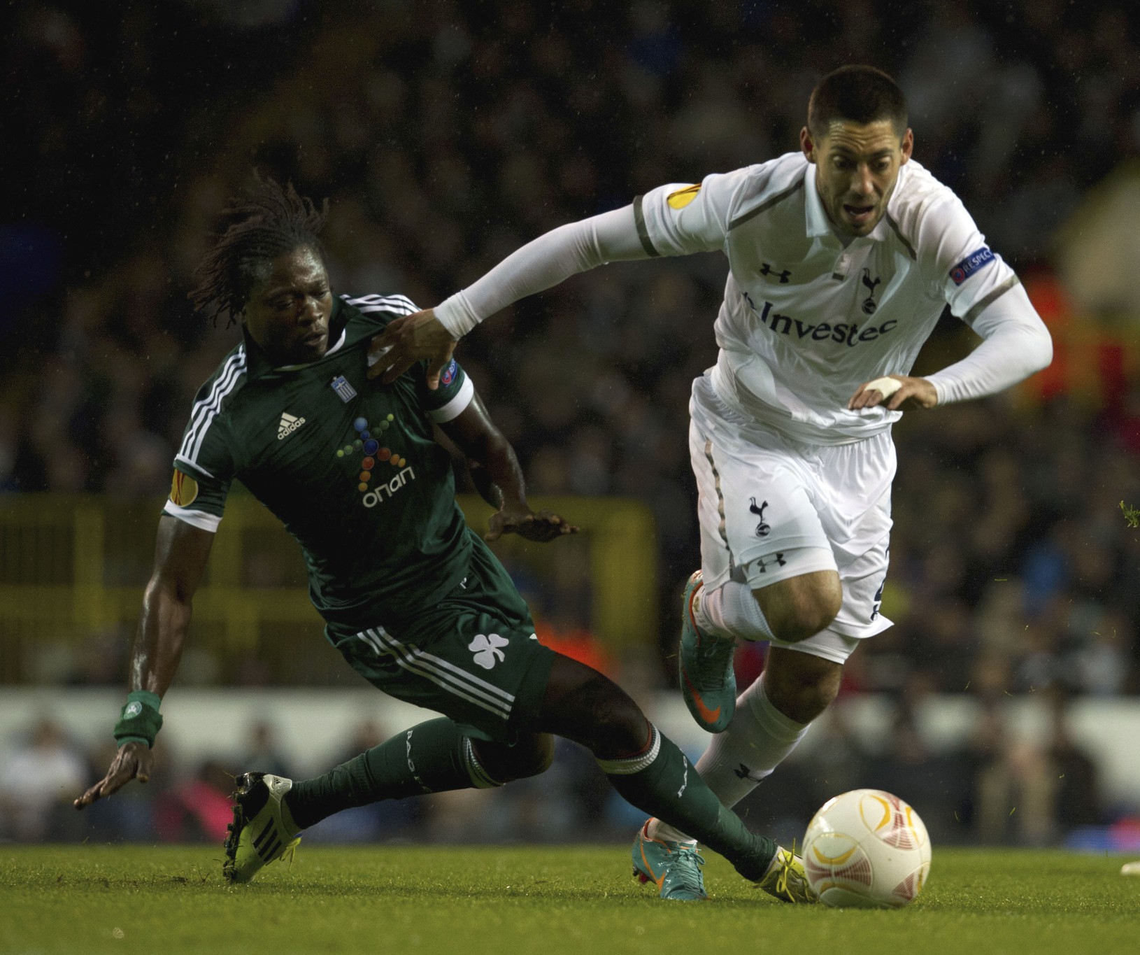 Clint Dempsey a Pape