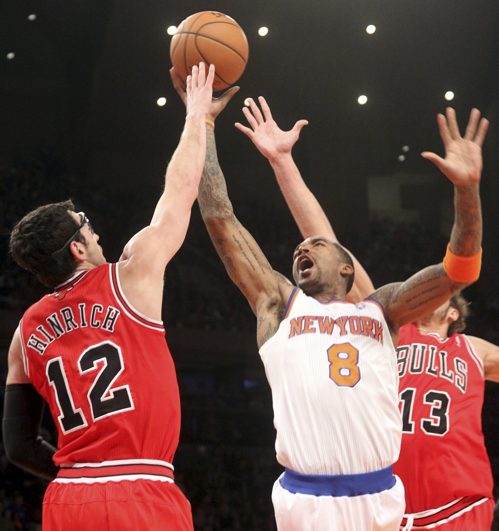 J.R. Smith (8) proti