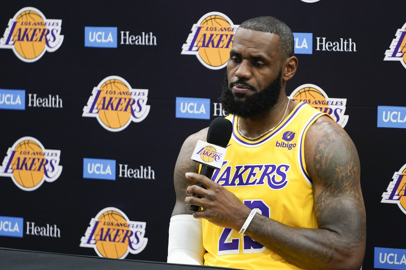 LeBron James počas predsezónneho