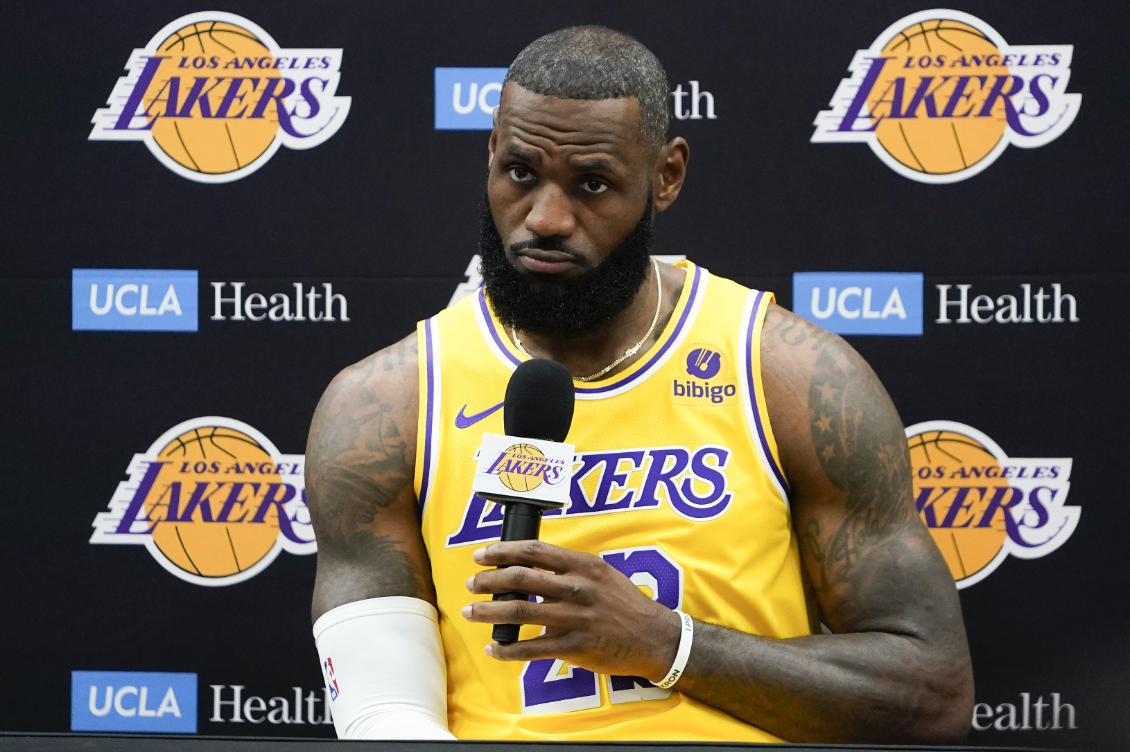 LeBron James počas predsezónneho