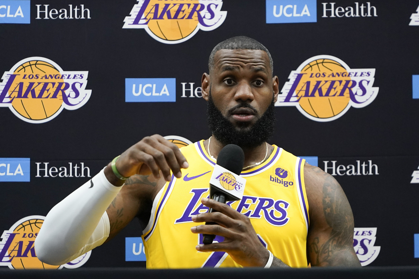LeBron James počas predsezónneho
