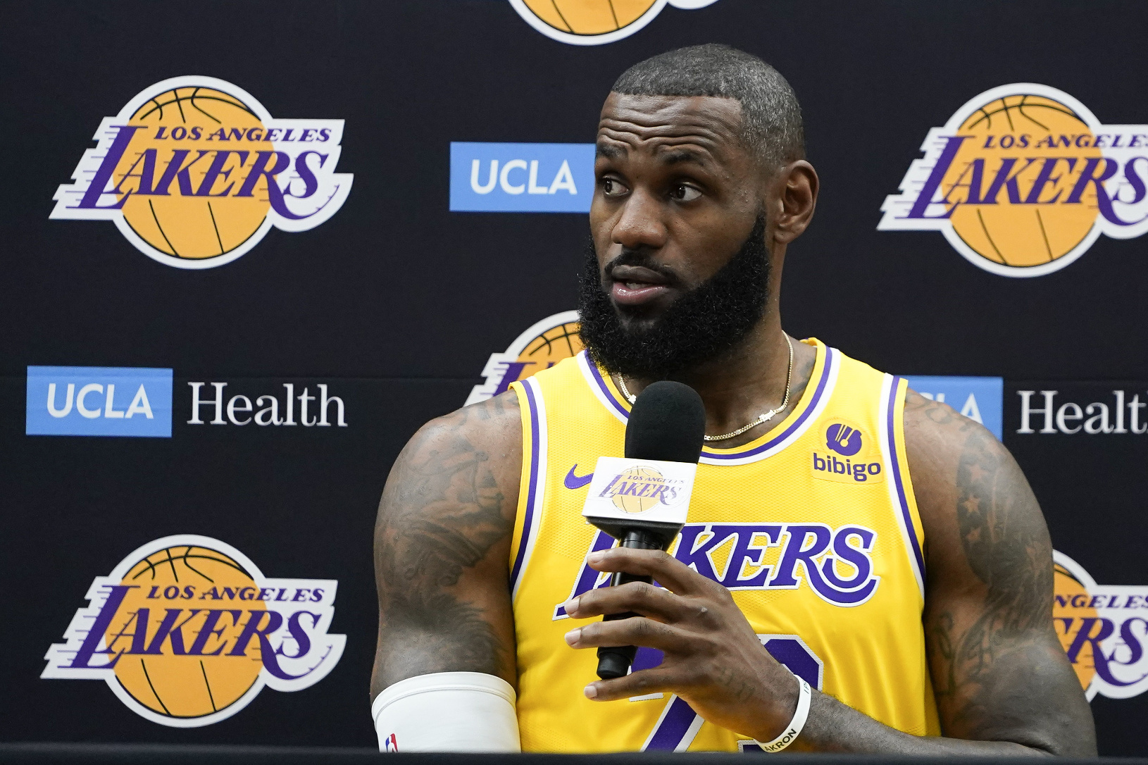 LeBron James počas predsezónneho
