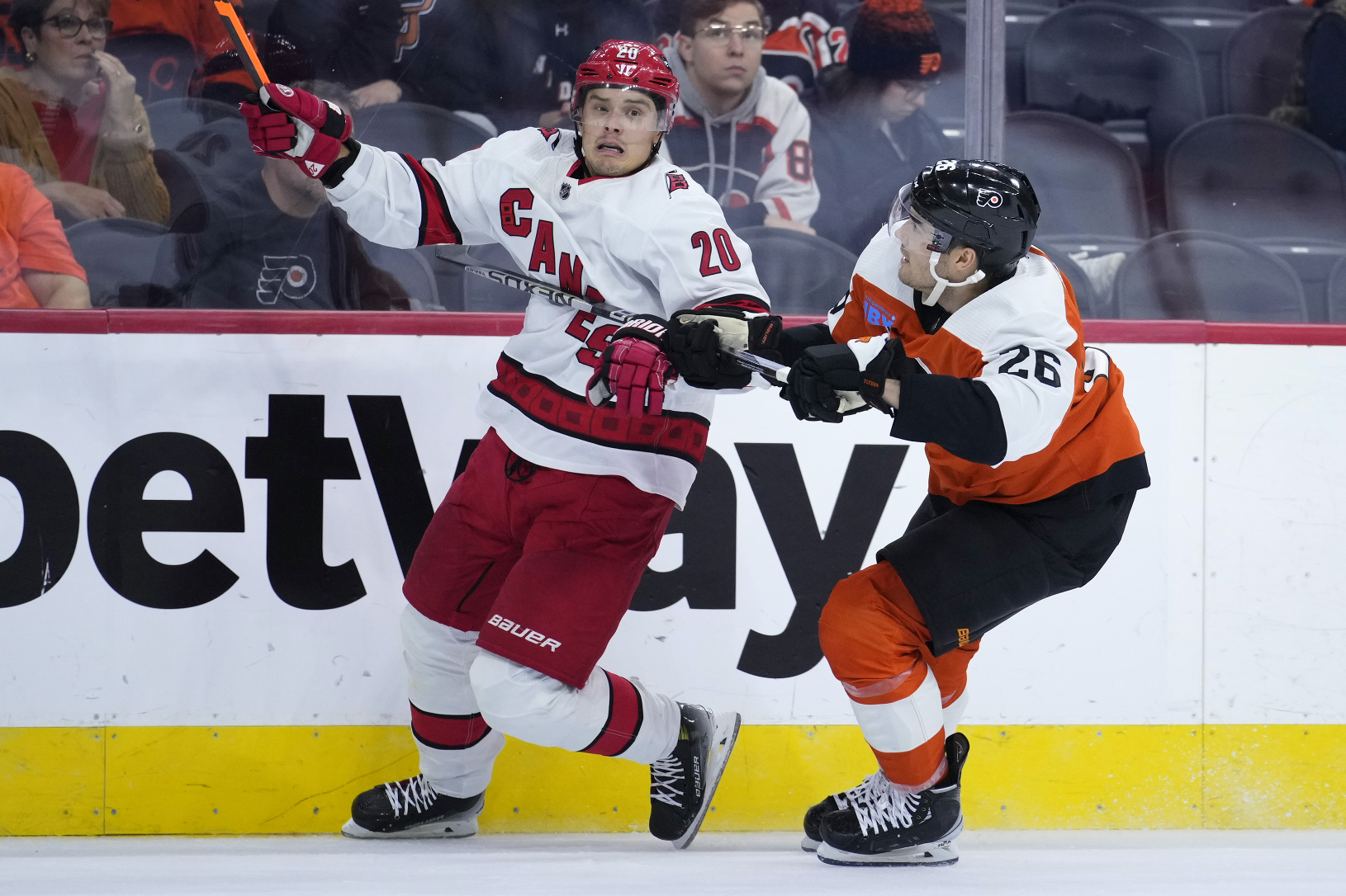 Sebastian Aho (vľavo) v
