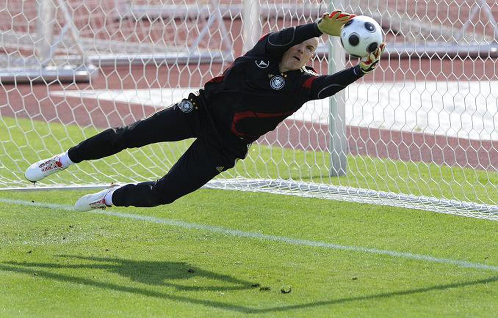 Robert Enke †10. 11.