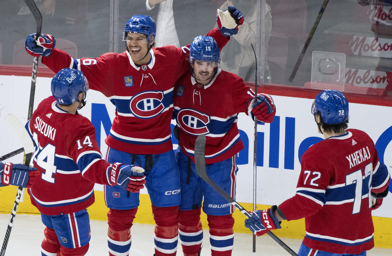 Hokejisti Montrealu oslavujú gól