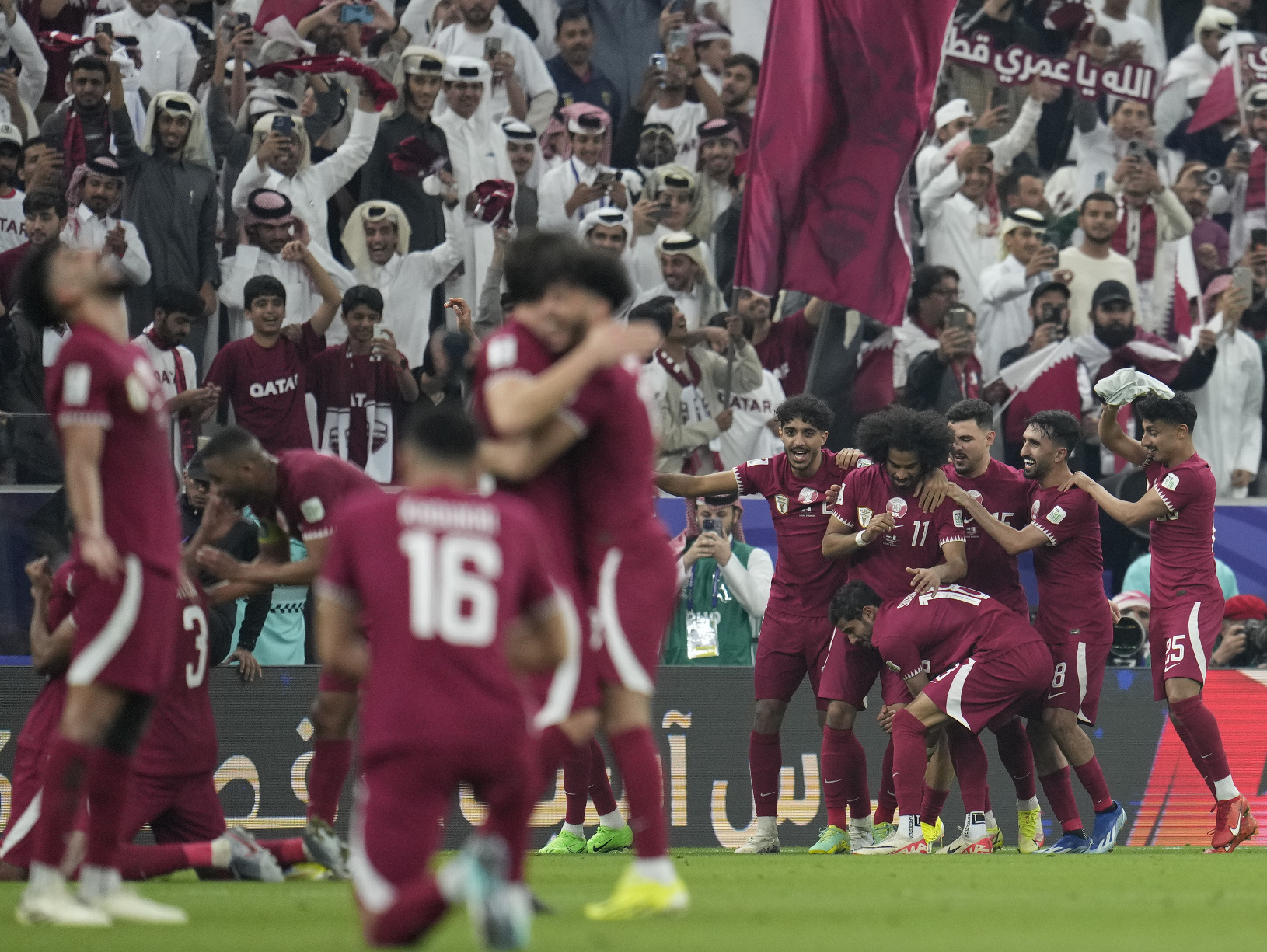 Katarskí futbalisti aj fanúšikovia