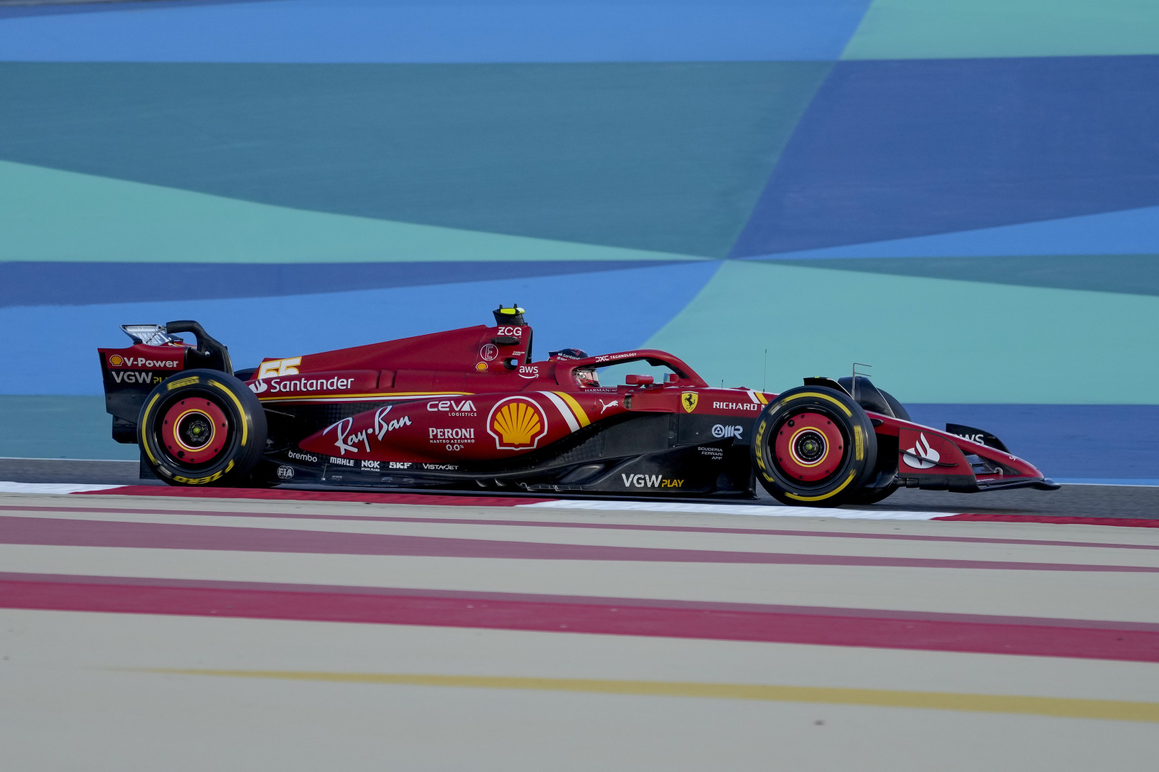 Carlos Sainz počas predsezónnych