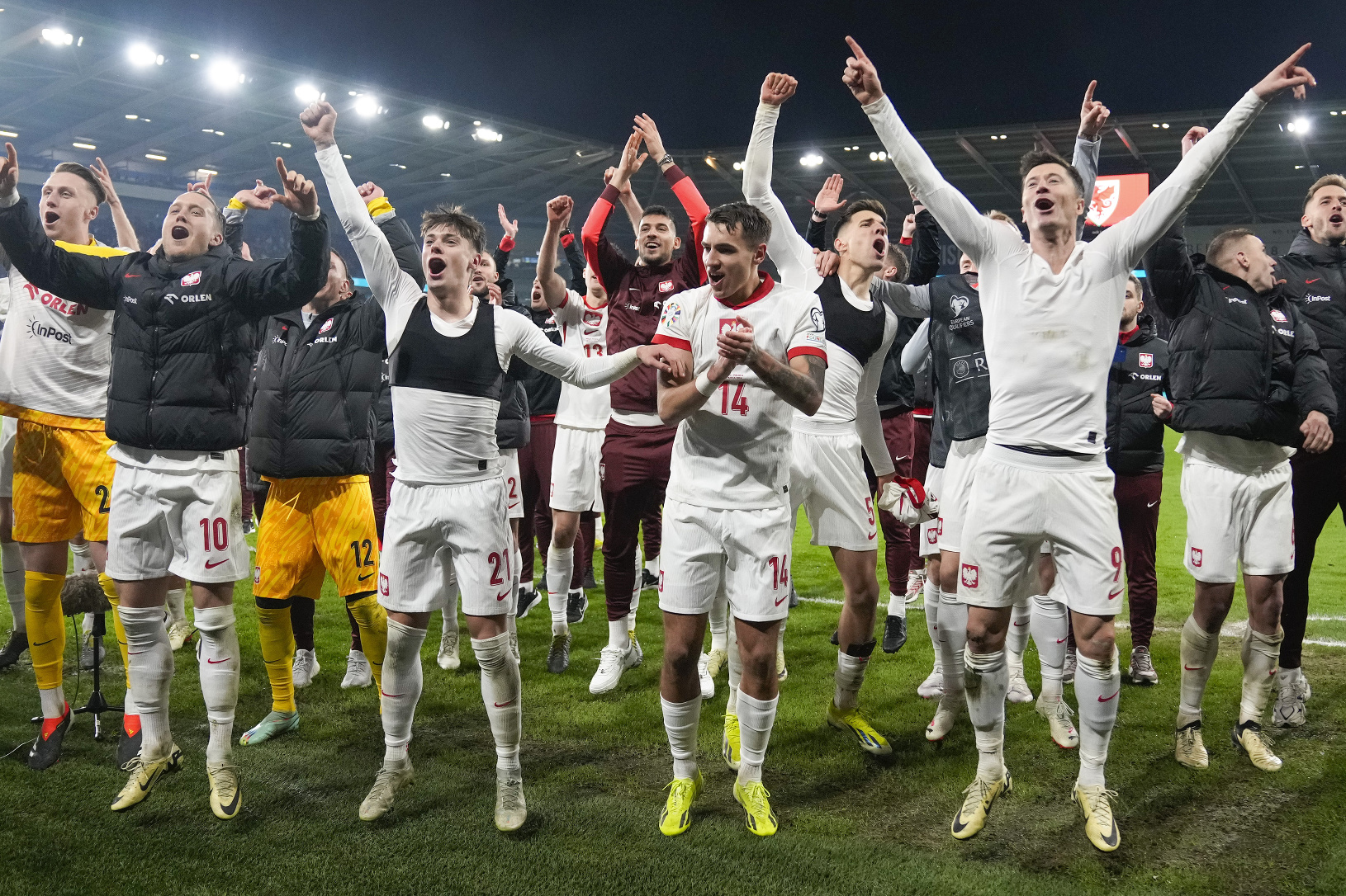 Futbalisti Poľska oslavujú postup