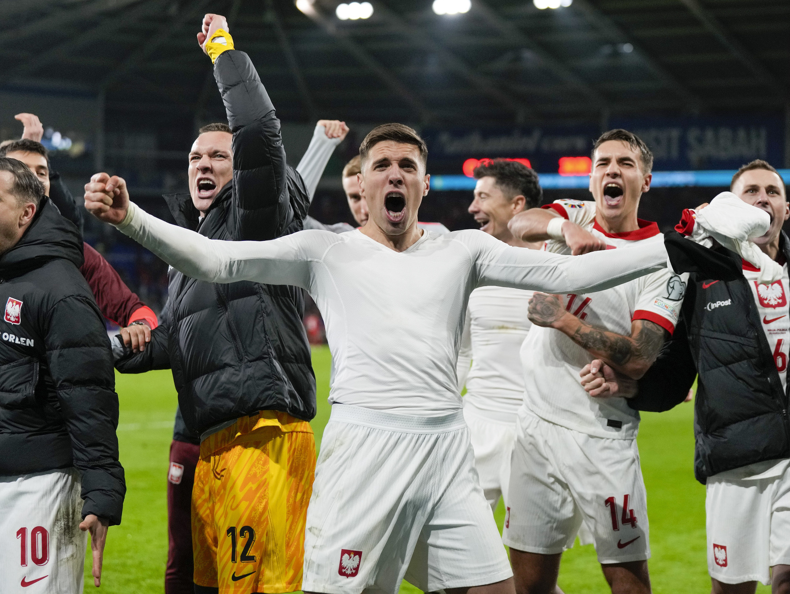 Futbalisti Poľska oslavujú postup