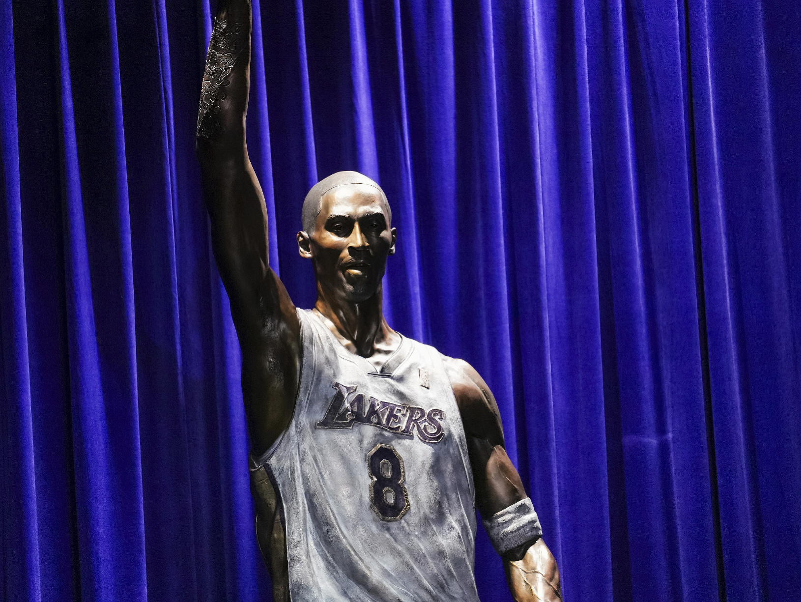 Odhalenie sochy Kobeho Bryanta