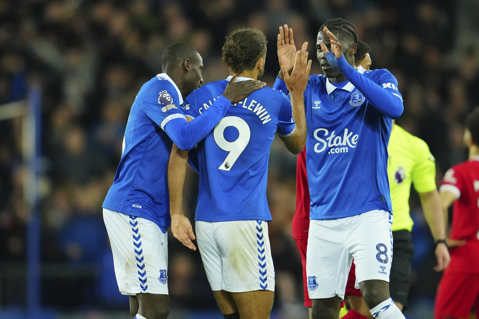 Hráči Evertonu sa radujú