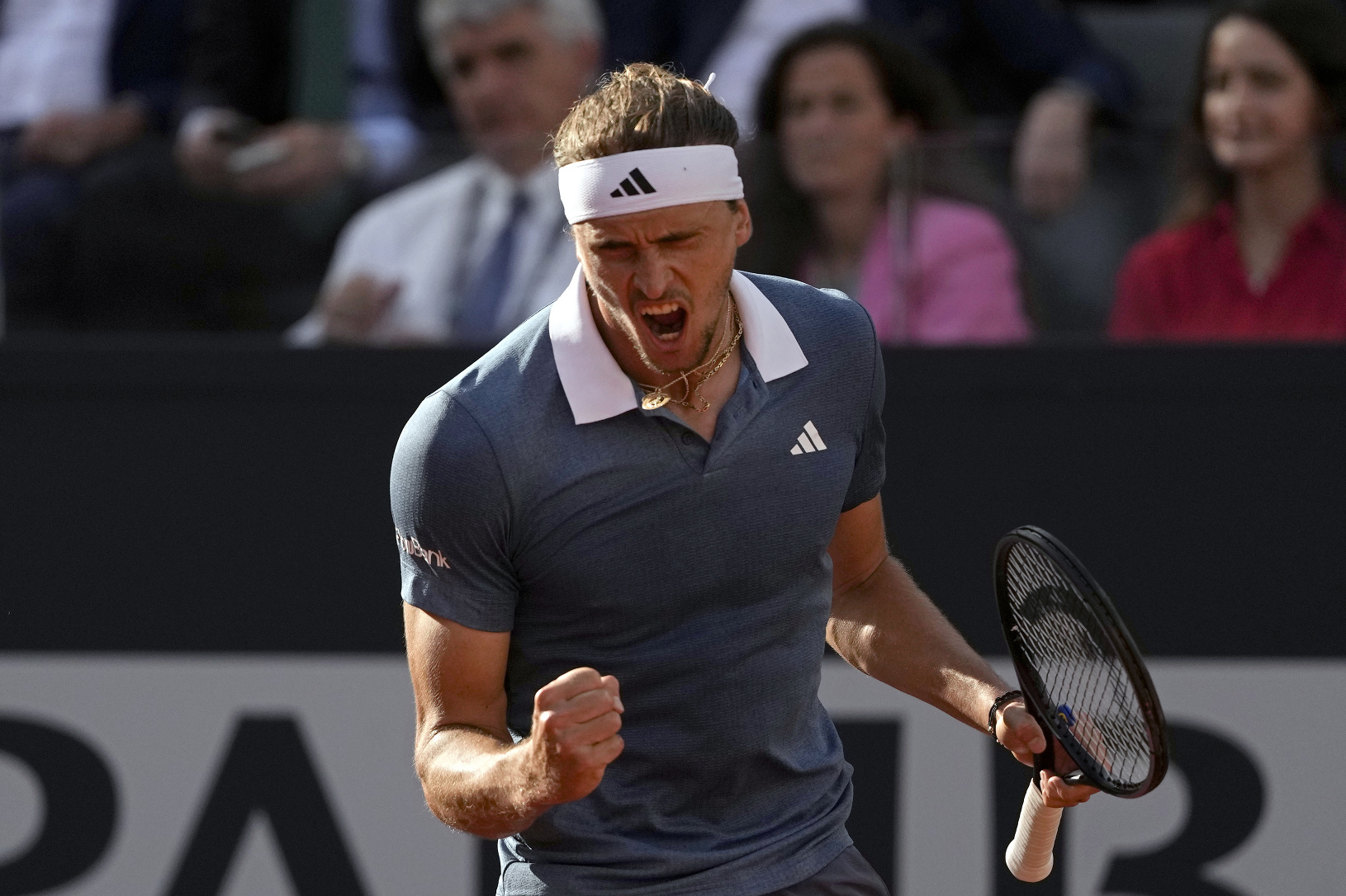 Alexander Zverev oslavuje celkový