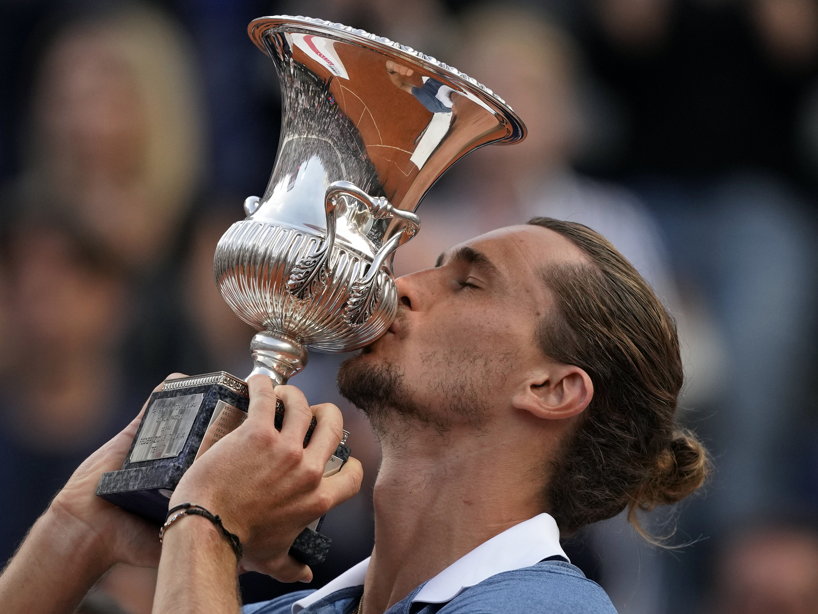 Alexander Zverev oslavuje celkový