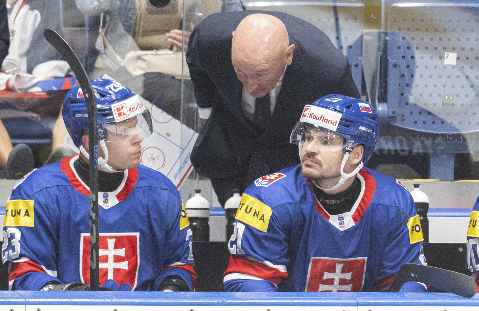 Uprostred tréner slovenských hokejistov