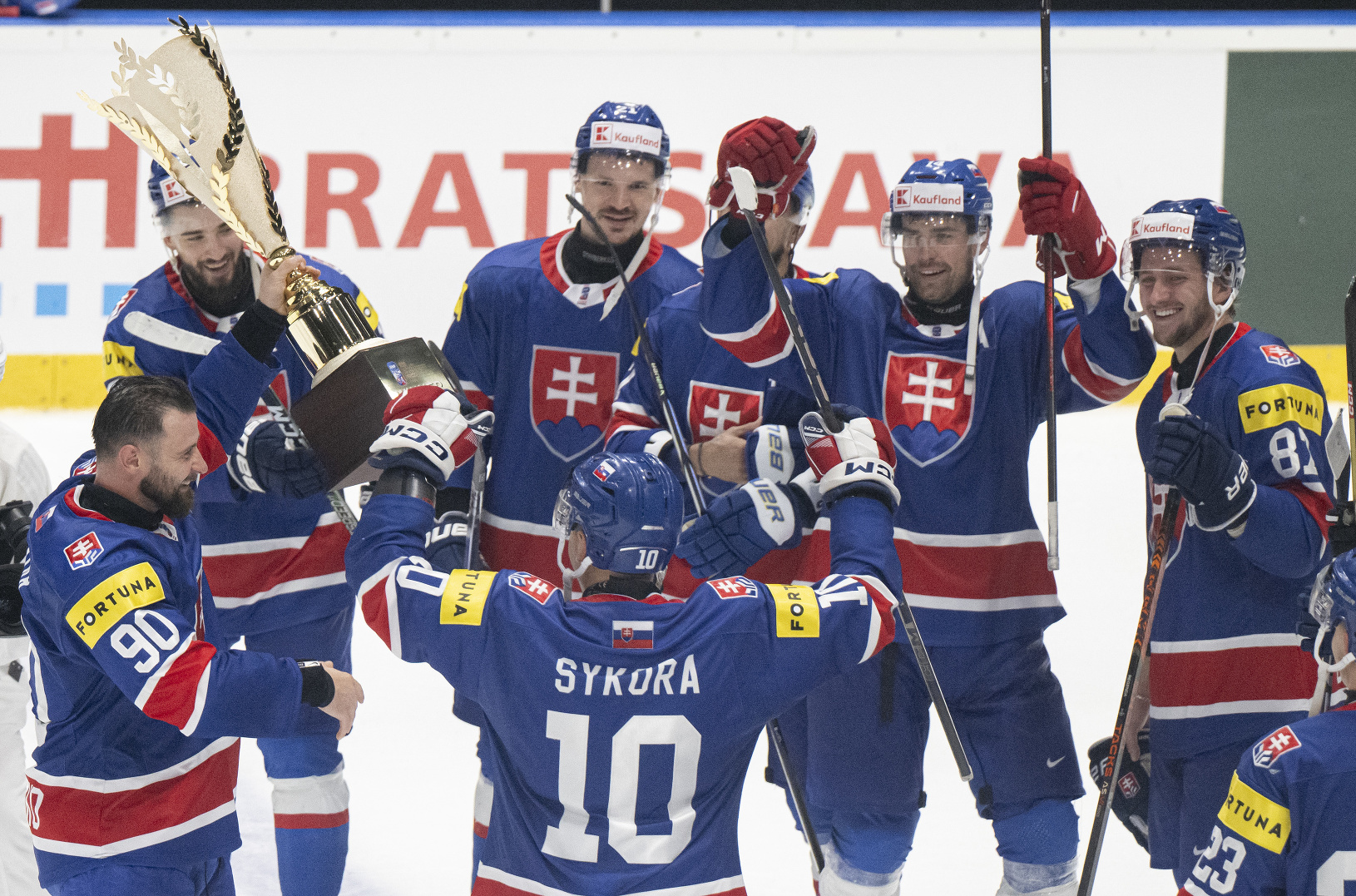 Slovenskí hokejoví reprezentanti s