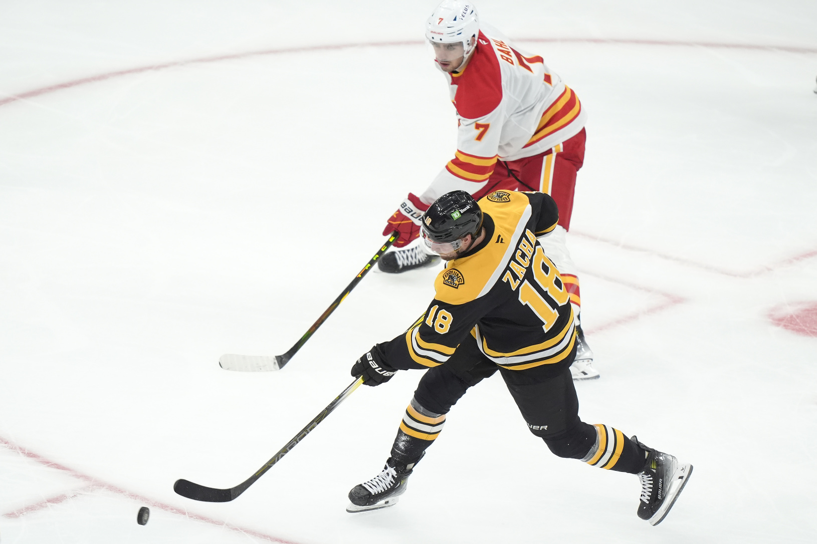 Pavel Zacha a Kevin