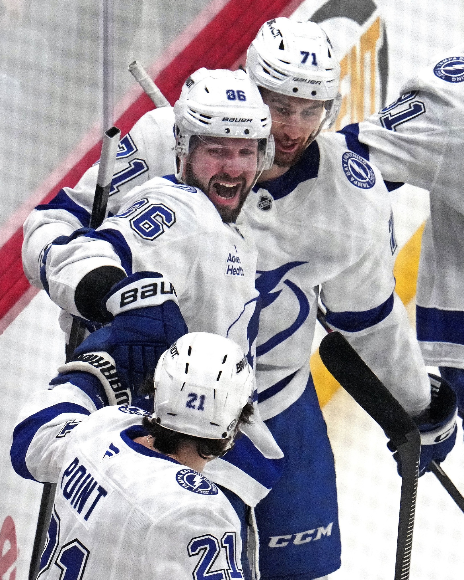 Nikita Kucherov (86) oslavuje