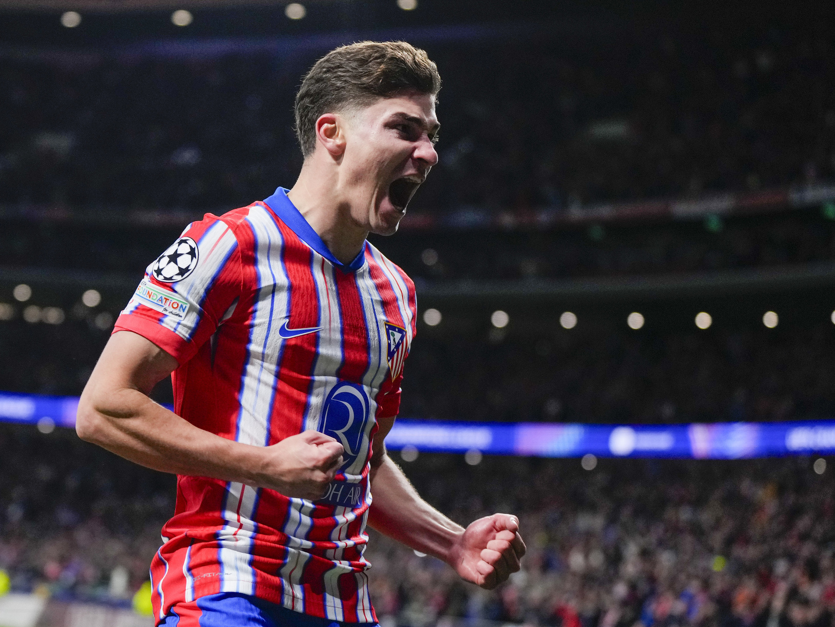 Julián Álvarez oslavuje gól