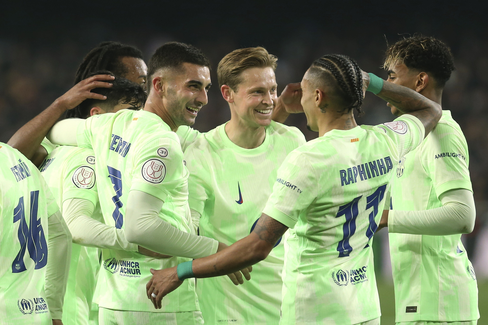 Hráči FC Barcelona oslavujú