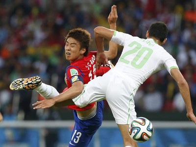 Alžírsko štvorgólovou kanonádou zaskočilo futbalistov Južnej Kórei