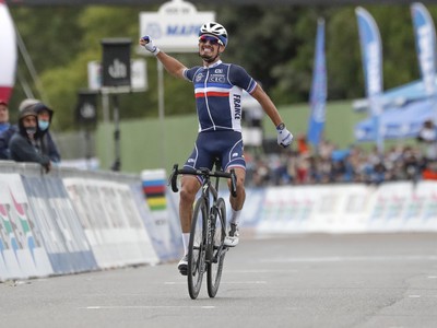Julian Alaphilippe sa stal majstrom sveta v cyklistických cestných pretekoch