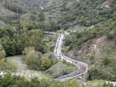 Cyklisti počas 4. etapy Giro d'Italia