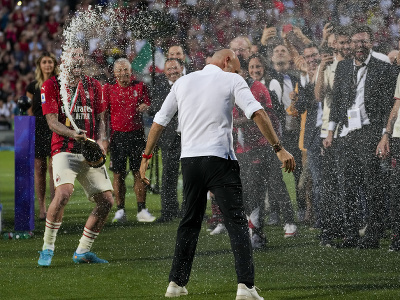 AC Miláno a ich oslavy trofeje