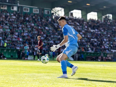 Slovenský brankár Jakub Surovčík