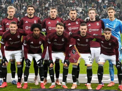 Hráči Sparty Praha pózujú
