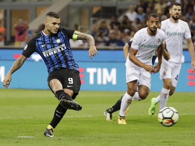 Mauro Icardi strieľa gól milánskeho Interu