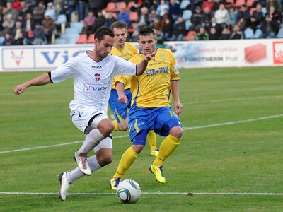 Adrián Candrák pri lopte