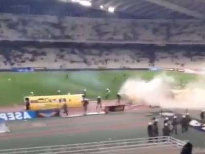 Futbalistov vyhnal z ihriska